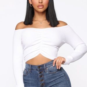 Fashion nova white sweatshirt cropped